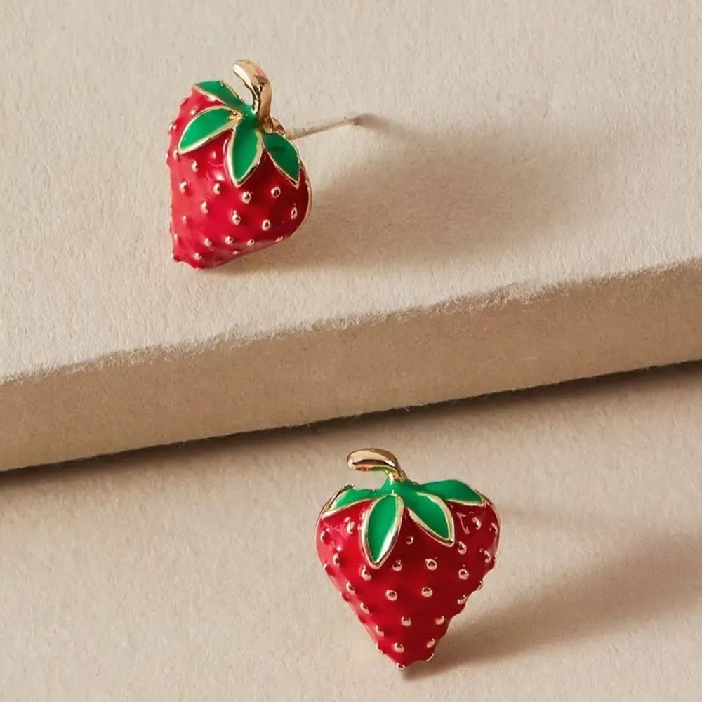 Sweet Small Red Strawberry Fruit 18K Gold Plated Stud Earrings NEW